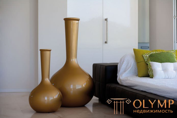   Floor decorative vases in the interior - Rules of choice 