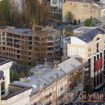 
           Была   позавчера - все  пофоткала стройку 