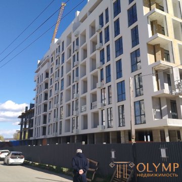 оо наконец-то начали остекление балковнов. с помощью установки прозрачного загражения. начали с 4го этажа